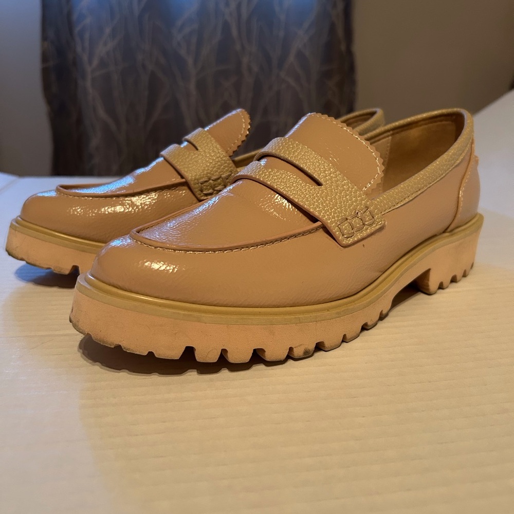 Elegant Tan Women's Loafers
